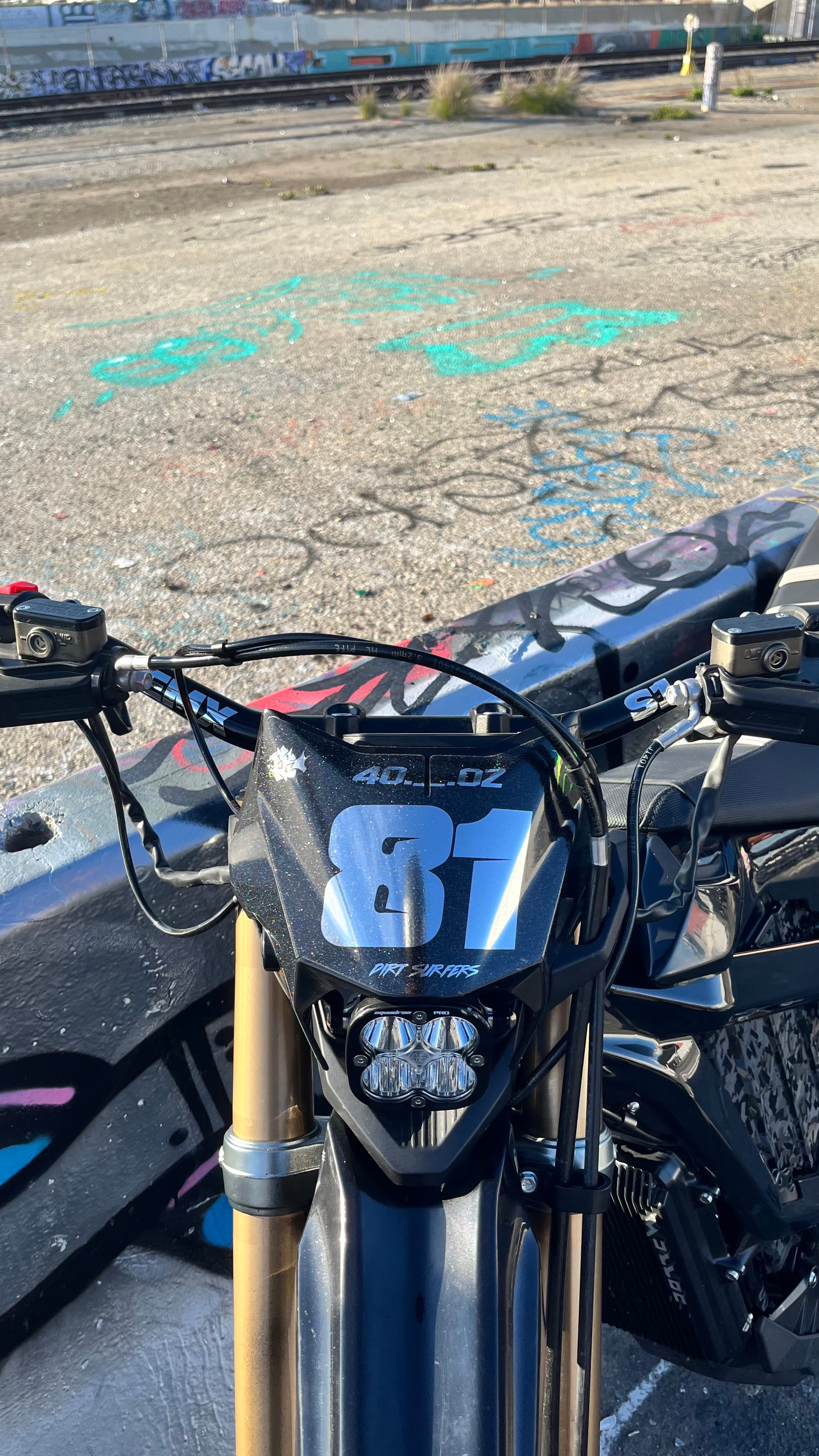 GLOSS BLACK SURRON ULTRA BEE HANDLEBARS.( pre order - 1 Week to ship)
